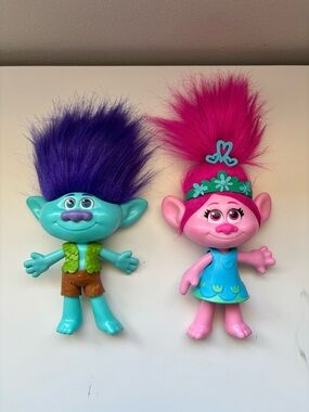 Trolls poppy and branch pair